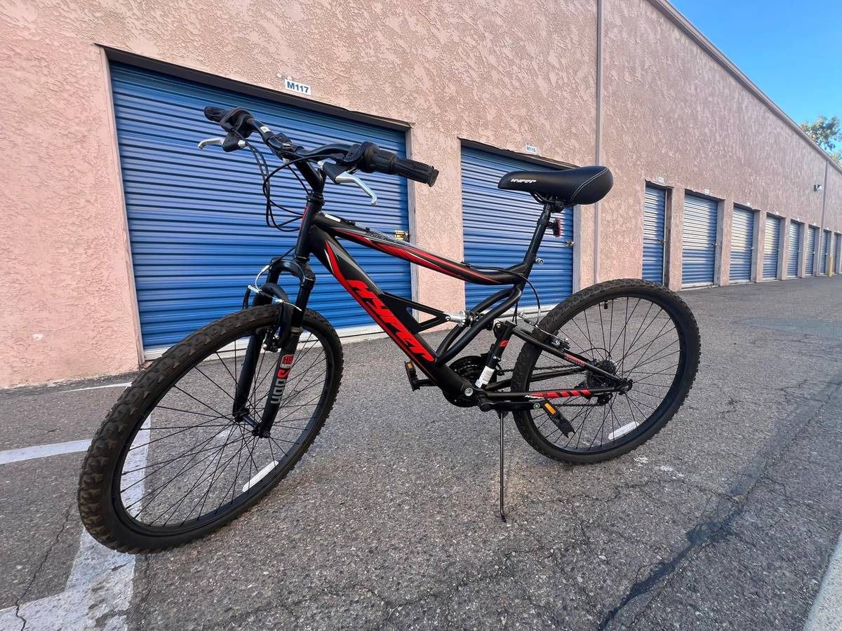 26" Hyper Bicycles Shocker Mountain Bike, 26" Wheels, Adult Ages 14+