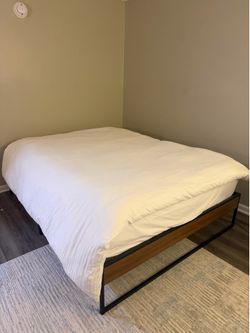 50$ queen size mattress with bed frame