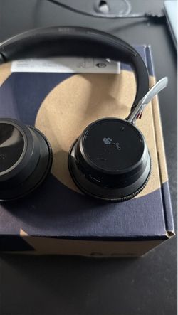 Poly Voyager Focus 2 Headset