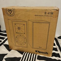 Klipsch R-41M Bookshelf/Monitor Speakers | Premium Audio - 4” Spun-Copper Woofers - Dynamic Sound