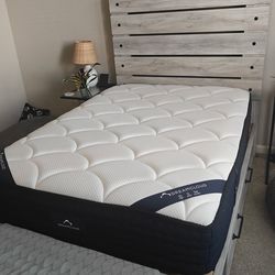 Full size bed frame and mattress with 4 storage drawers!