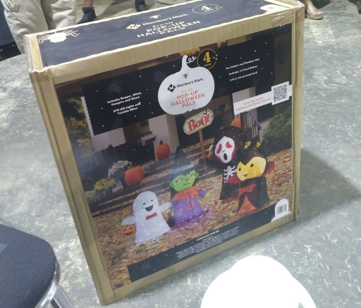 Member’s Mark 4 piece Pre-Lit Pop-up Halloween Pals