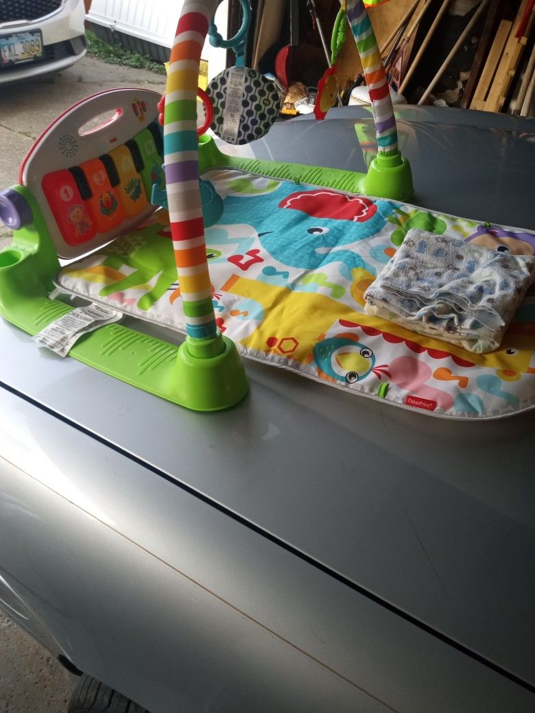 Toddler Play Mat With Lights And Playing Piano