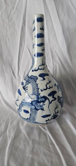 Antique Chinese Blue and white porcelain long neck vase