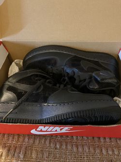 Black Nike Air Force 1 High 