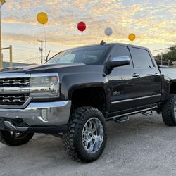  2016 Chevrolet z71 4x4 !