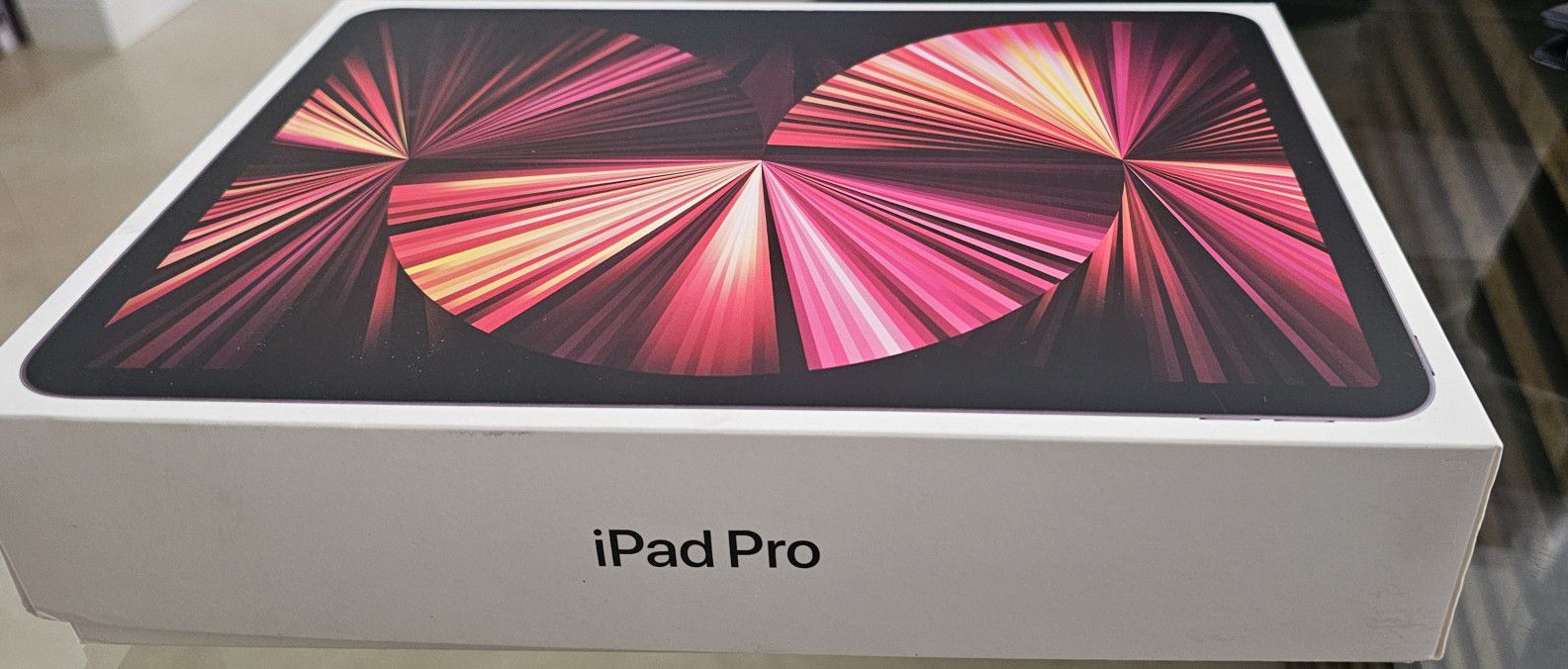 Apple iPad Pro 11-inch 3rd Gen BUNDLE!!