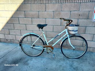 Huffy Vintage Women's Cruiser Bicycle