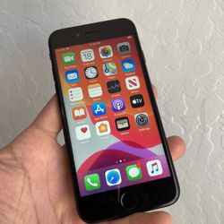 iPhone 7. Like New And Unlocked! No Tax 