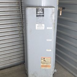  COMMERCIAL WATER HEATER FOR SALE – CHEAP 🔥