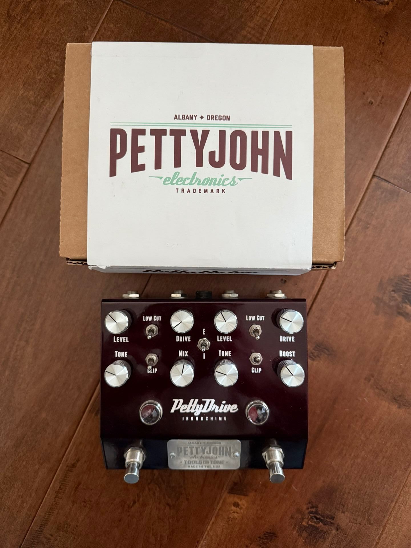 新品 PETTYJOHN Electronics PettyDrive V2 PettyJohn Electronics PettyDrive V2 Iron and Chime Combo Guitar