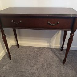Bombay Company Foyer/Occasional Table