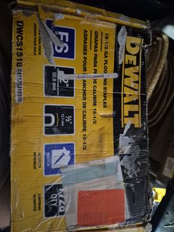 DEWALT 15-1/2 GA Flooring Staples 2"
