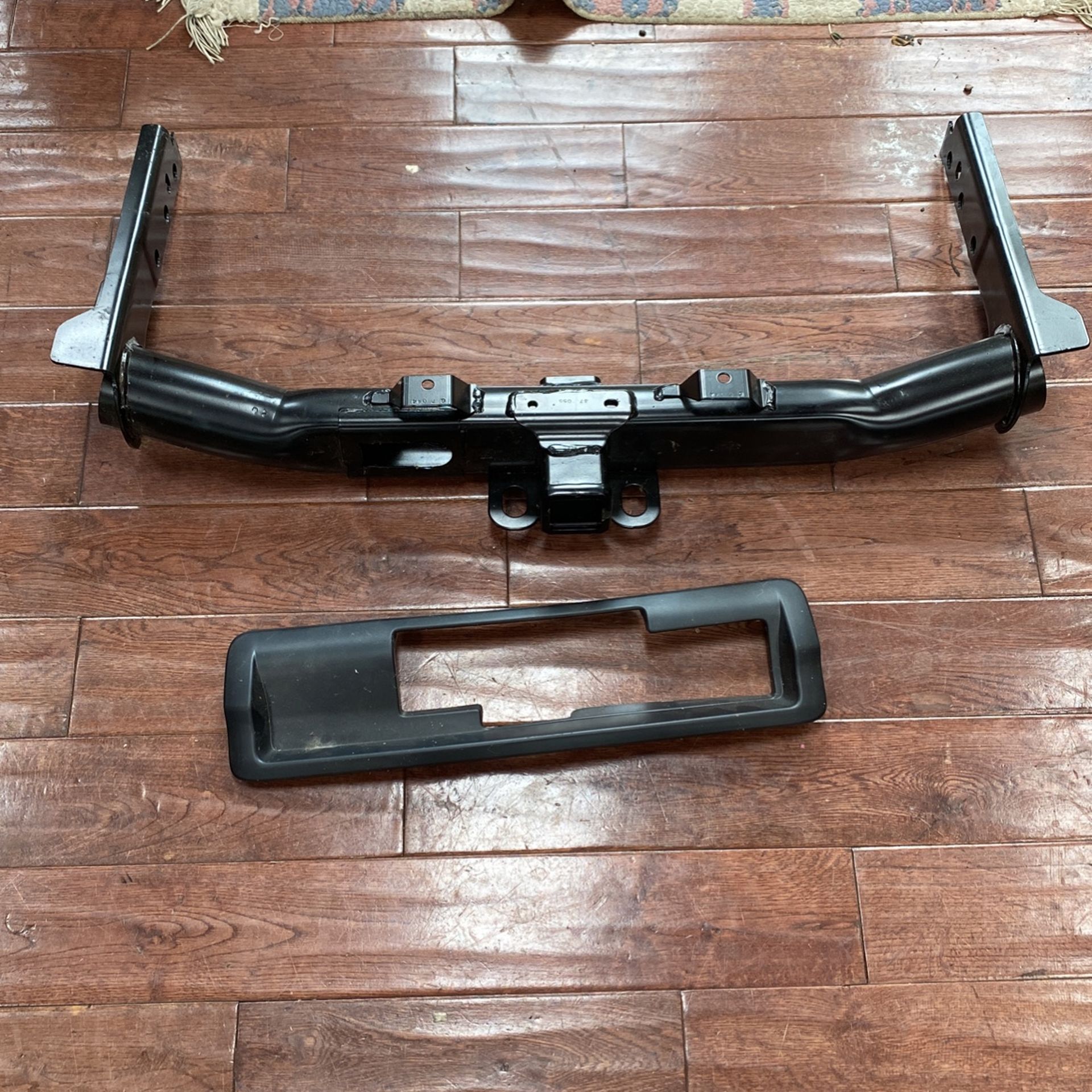 2011 Jeep Grand Cherokee OEM Tow Hitch Kit