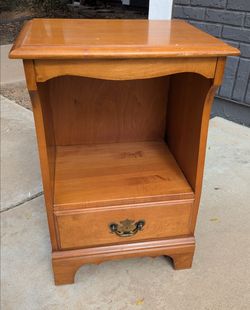 Vintage Hungerford Solid Maple Wood 1-Drawer Side Table
