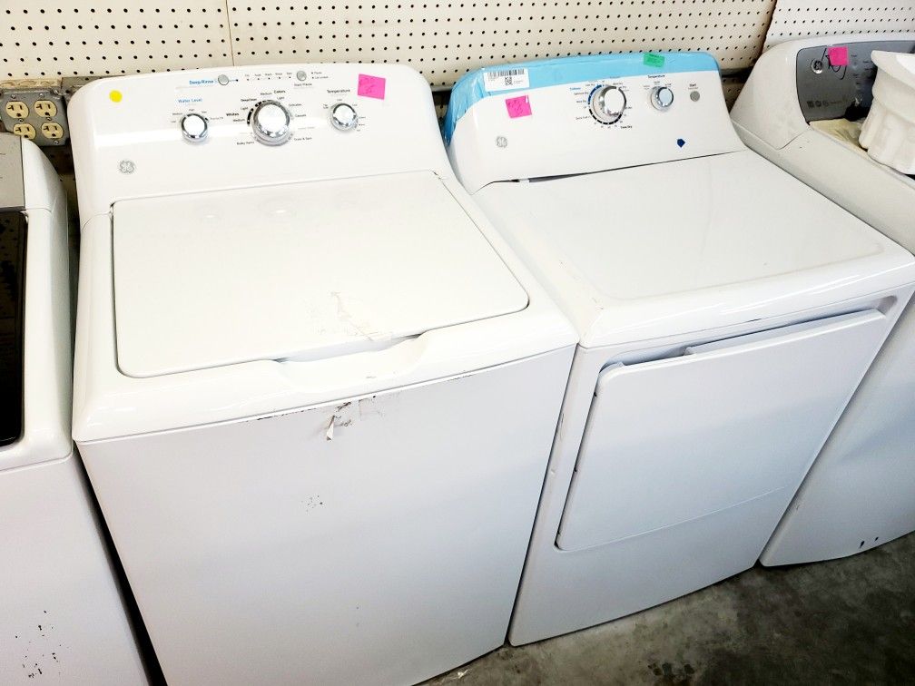 SET" WASHER AND DRYER 650 TO 850" NEW" SCRATCH AND DENT "" PERFECT