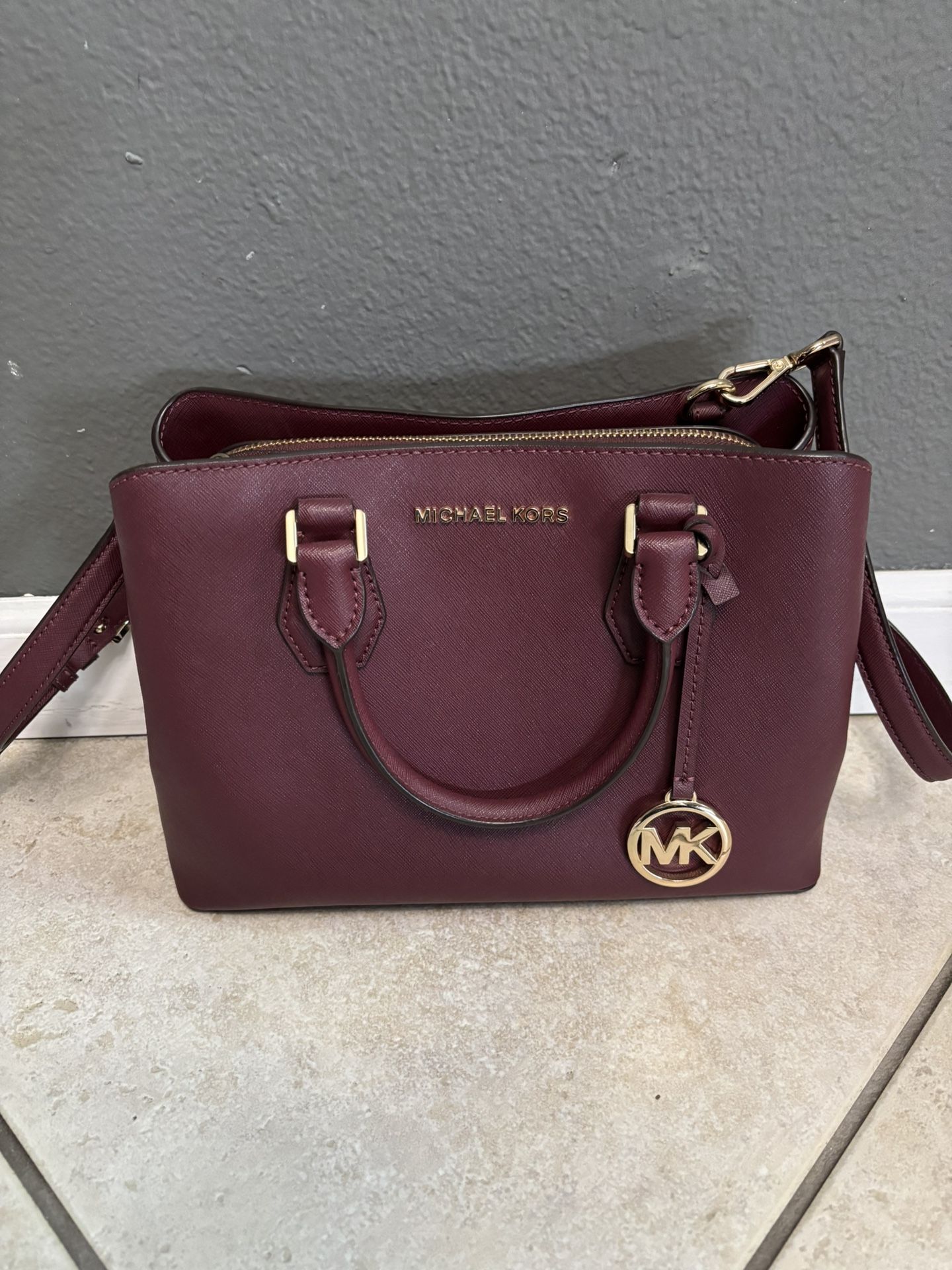 Michael Kors Charlotte Medium Saffiano Leather 2-in-l Tote Bag