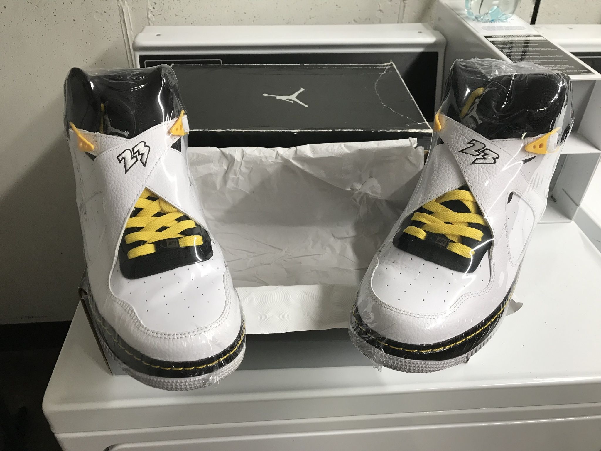 Jordan 8 Af1 Varsity Maize Fusion