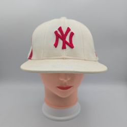 New Era New York Yankees 59FIFTY Fitted Ca Hat Size 7 1/2.  4
