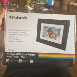 Polaroid 7” Digital Picture Frame
