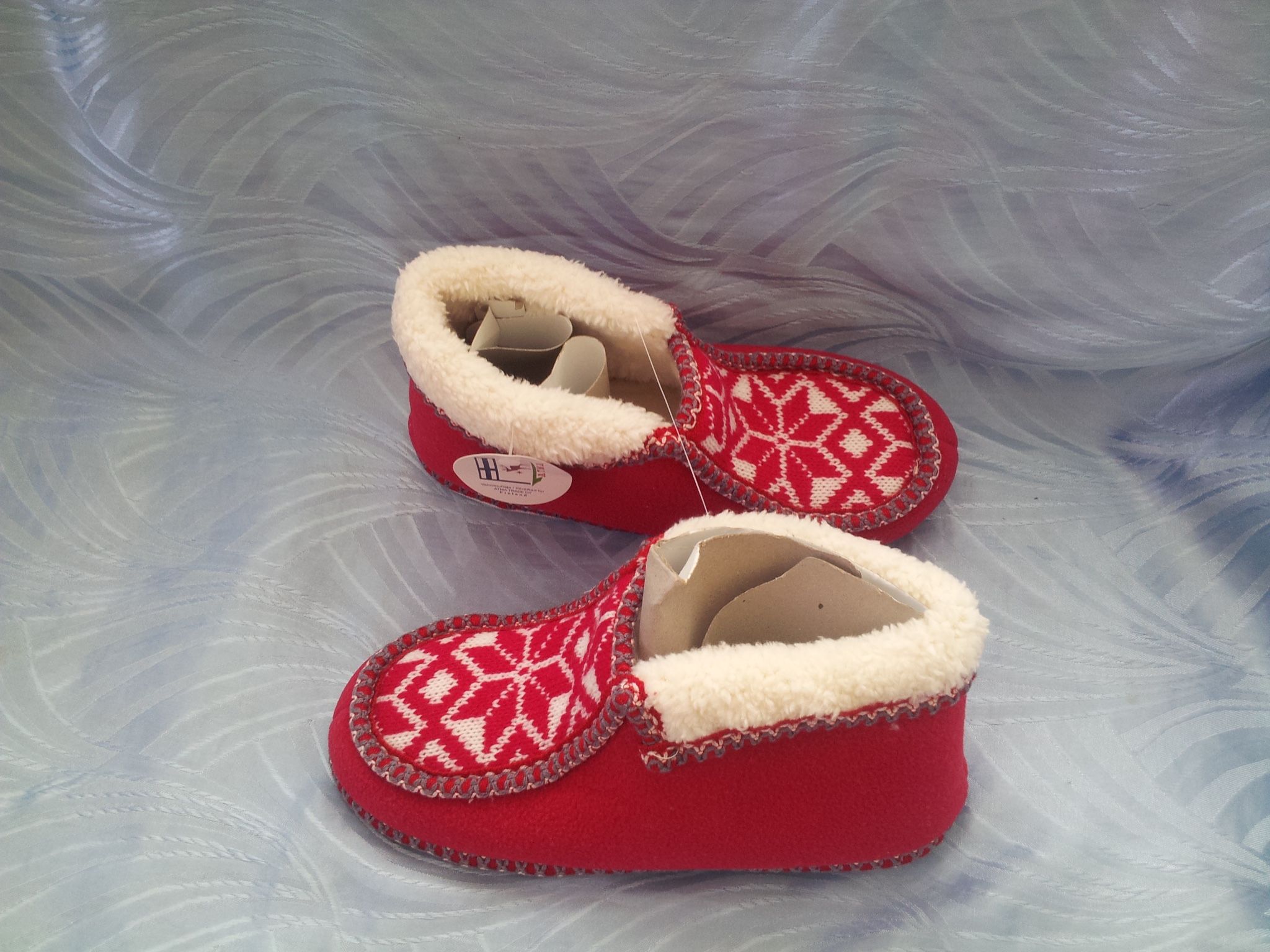 Warm Nordic slippers with a snowflake design for Christmas.