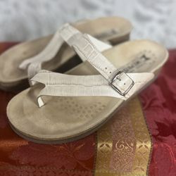 Women Mephisto Helen Classics Sandals
