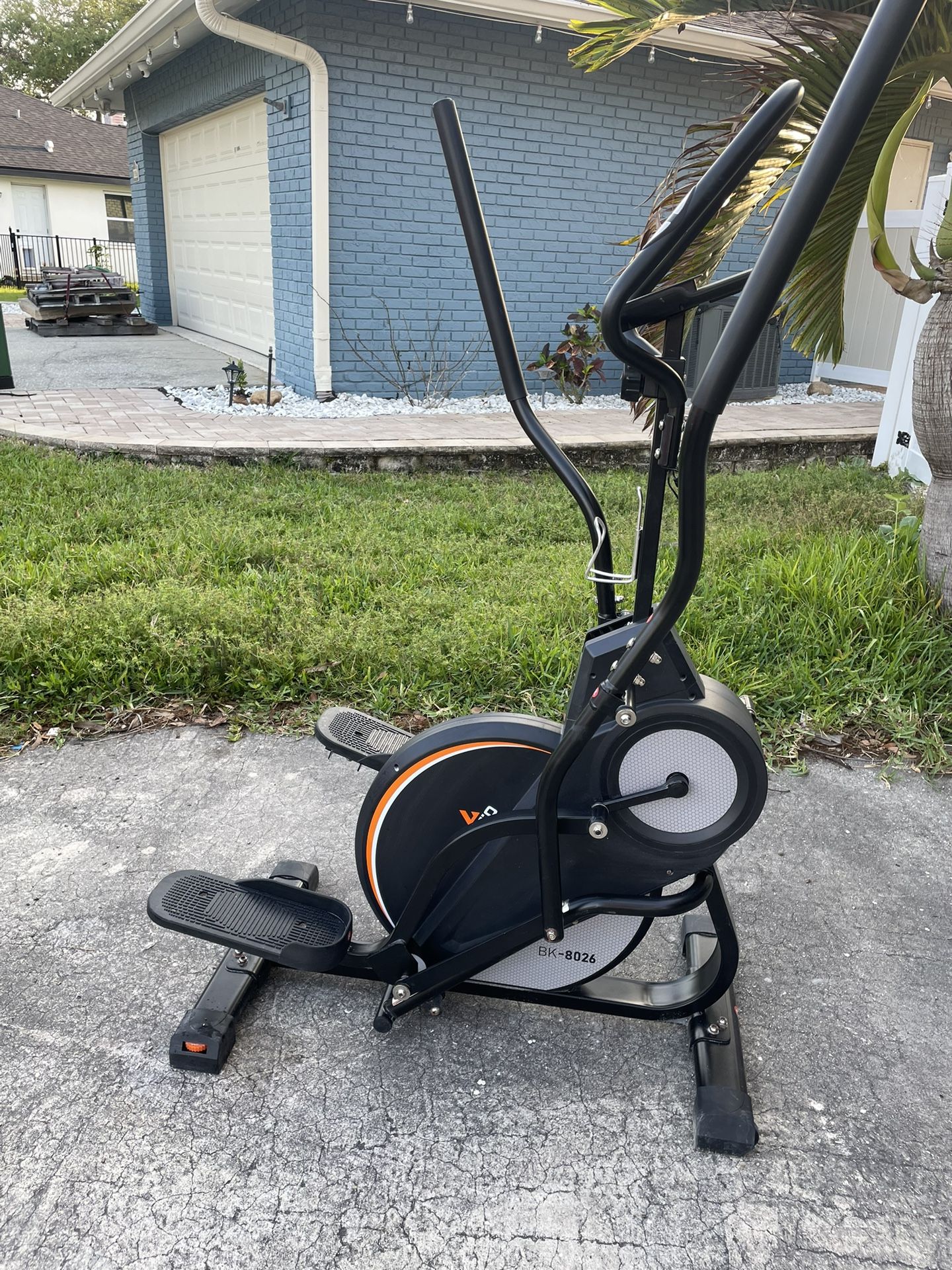 UPGO Pro Cardio Climber Stepping Elliptical Machine