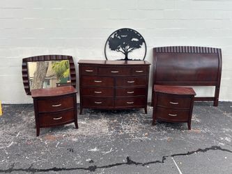 🔥 ASHLEY FURNITURE QUEEN BEDROOM SET – ONLY $550 🔥