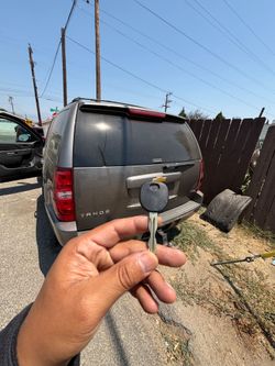 Car Keys N Remotes/ Llaves Con Control