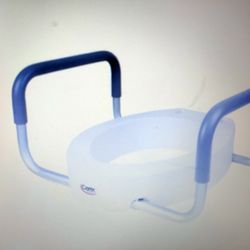 Carex Raised Hándicap Bathroom Safety Handicap Toilet Seat with Handles Silla para inodoro con manijas