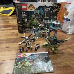 LEGO Jurassic World Giganotosaurus & Therizinosaurus Attack set (model 76949