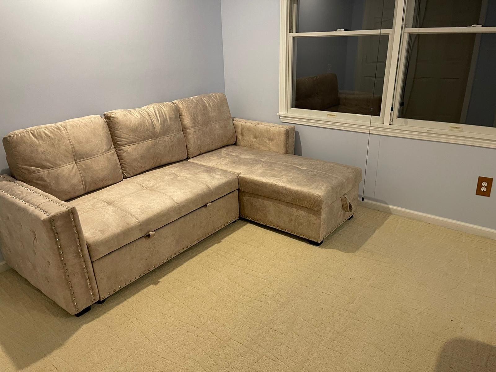Sleeper Sofa excellent  condition like a new. Pet and smoke free