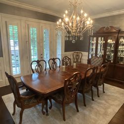 Thomasville Dining Room Table 10 Chairs & China Cabinet