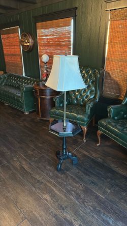 Vintage Lamp w/ Table