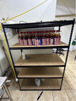 Storage shelf 6 ft x 4ft  total set of 6 or 1 each is 180$