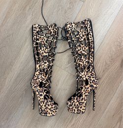 Leopard Print Knee-High Platform Stiletto Boots – Like New
