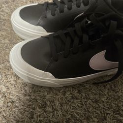 Nike Court Legacy 
