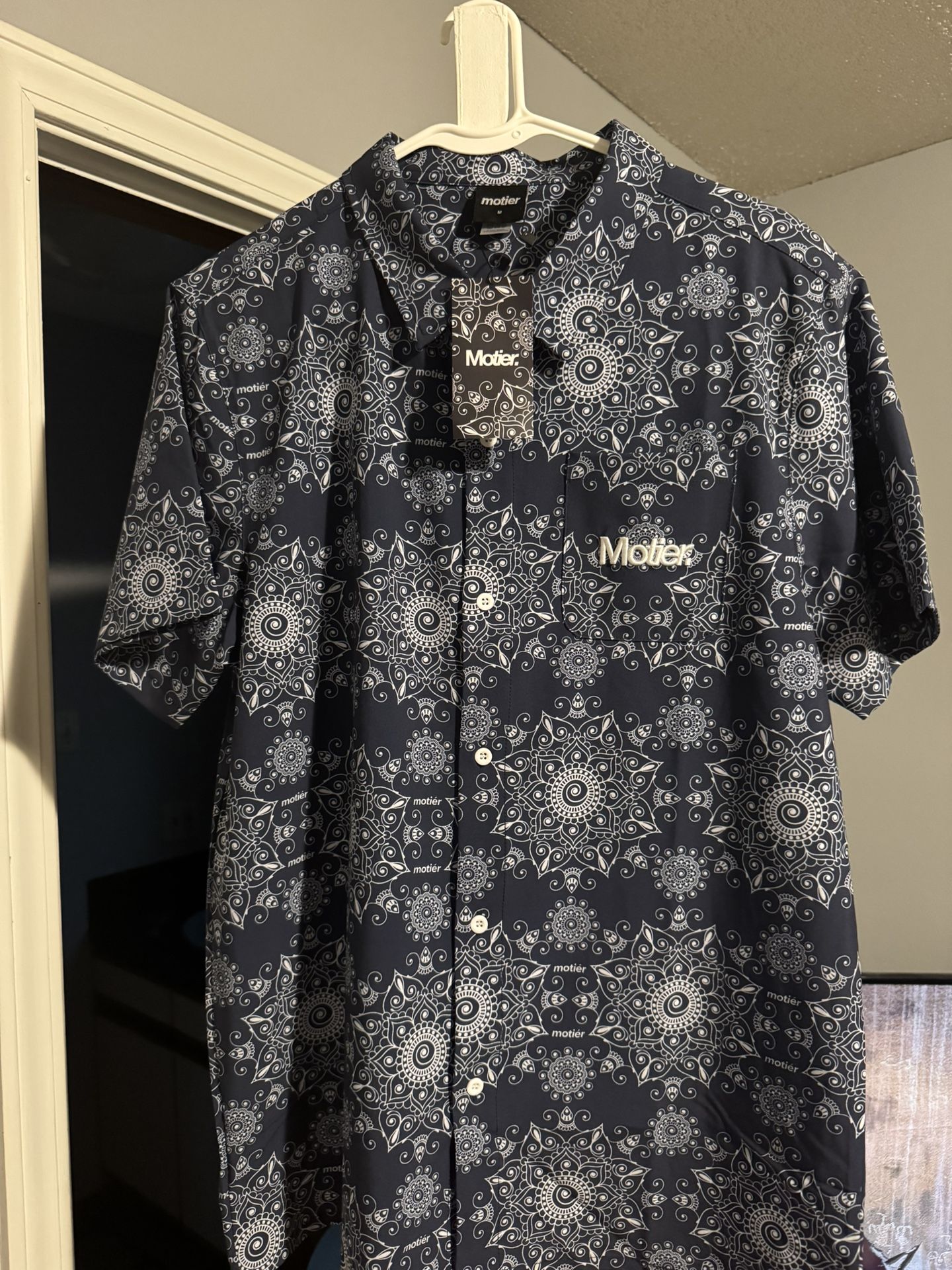 Brand New Vintage Motier Paisley Button Down (Navy) Shirt Medium