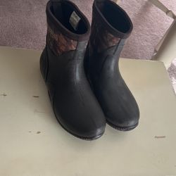 Men Size 8 Rubber Boots 