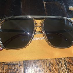 Like new Gucci sunglasses