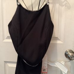 Elegant Black Evening Dress  Full Length, Rhinestone Straps and at waist. Women’s size 11/12