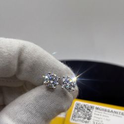 VVS LAB MOISSANITE EARRINGS