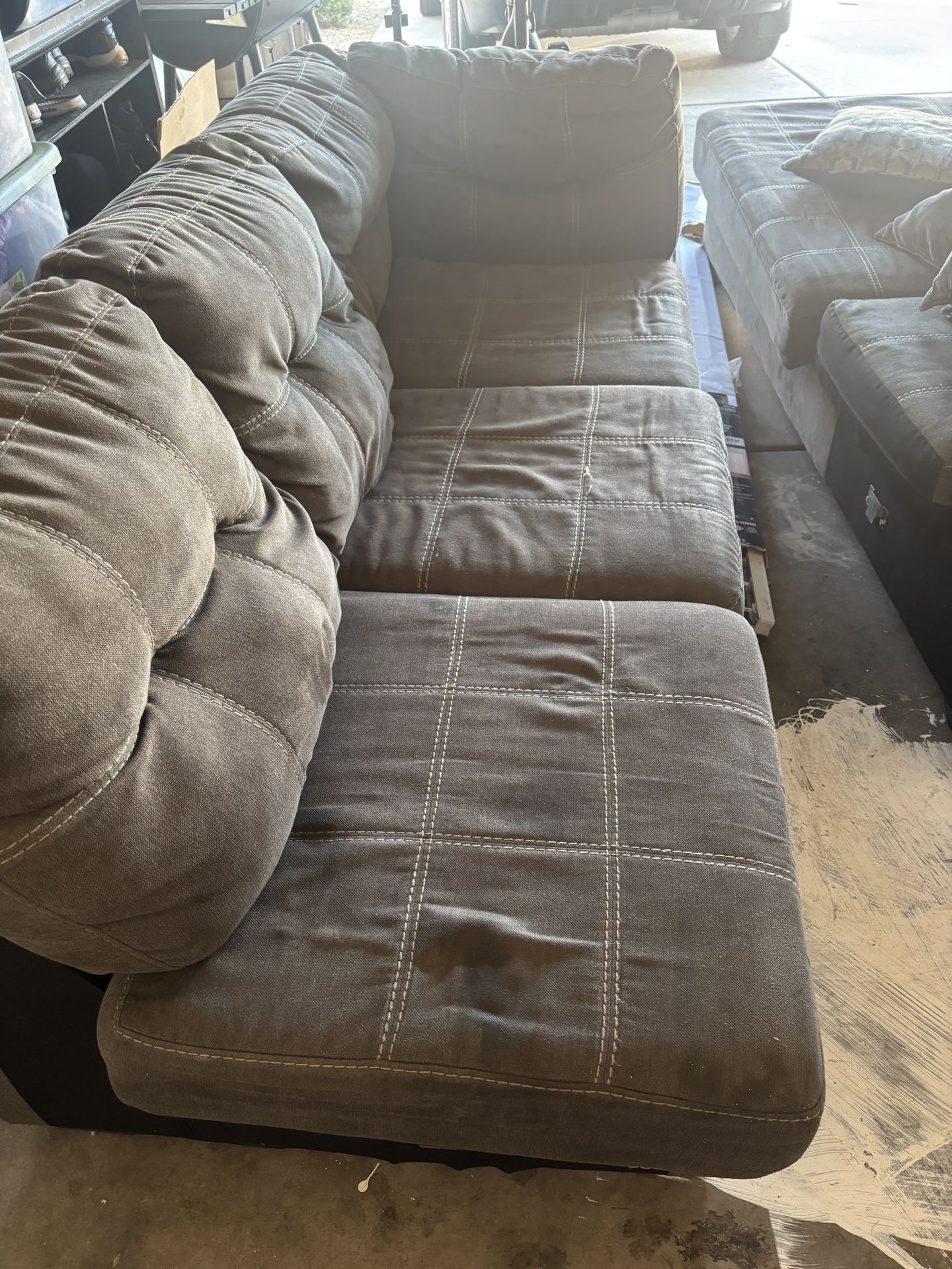 Couches Sectional And Washer 