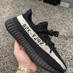 Yeezy Boost 350 V2 Oreo