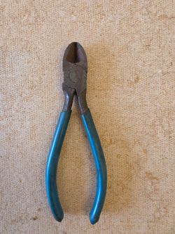 Diagonal cutters