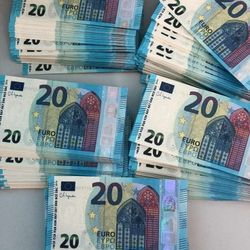 Lorenzo Card, Banknotes And Goods 