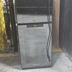 Wine Enthusiast 60-Bottle Dual Zone Wine Cooler – Works Great