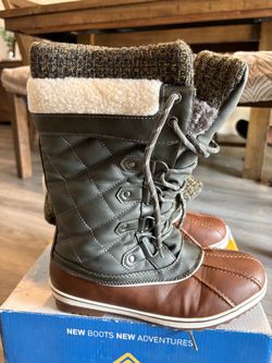 🥾  Women’s waterproof winter snow boots
