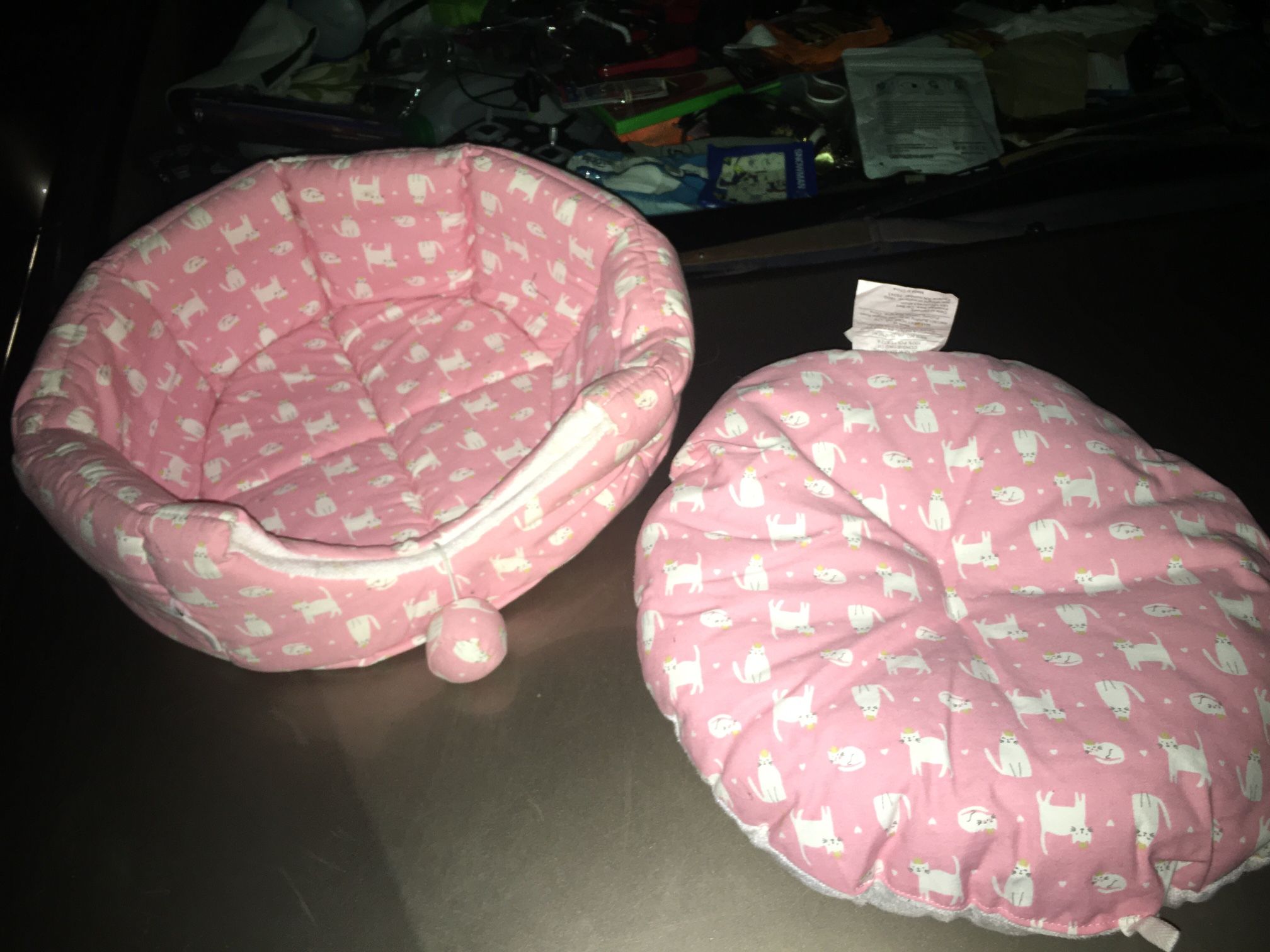 Like New Small Dog Or Cat Bed Set Only $20 Firm