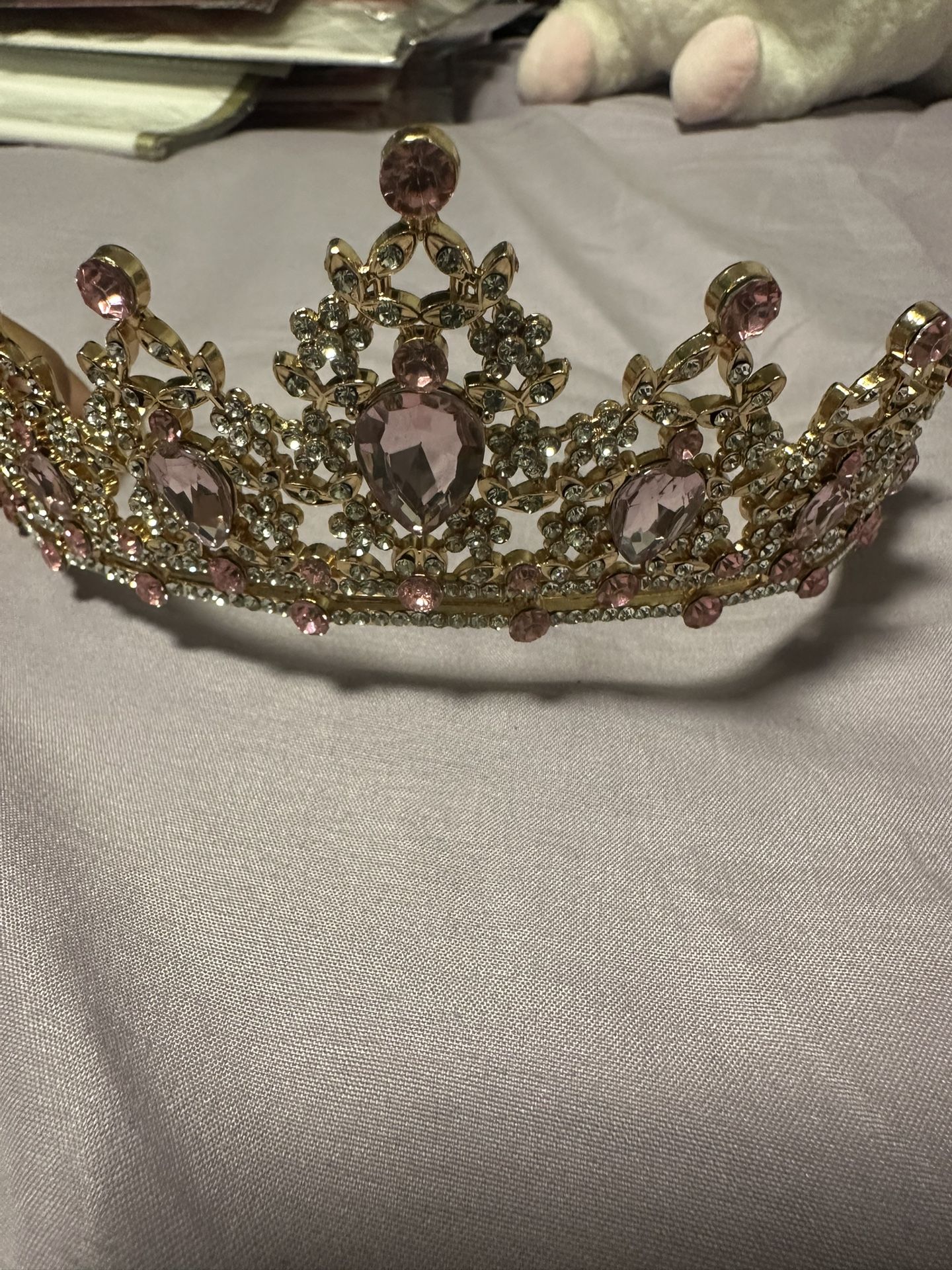 pink purple red crowns